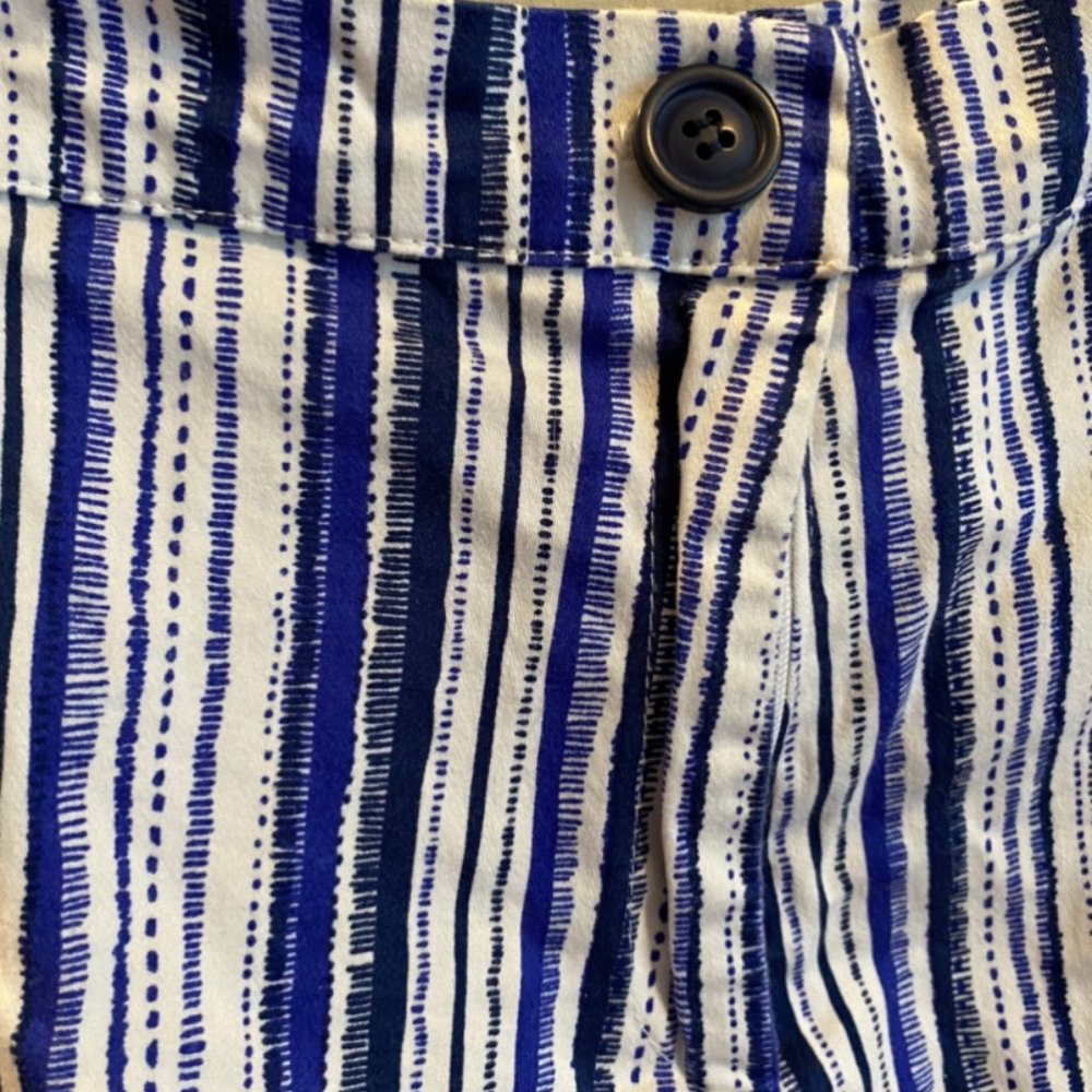 Pattern Shorts - Picture 2 of 3